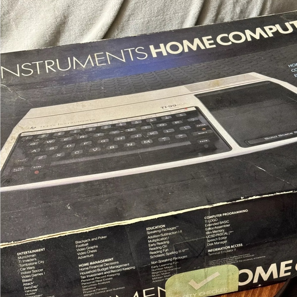 Vintage Texas Instruments TI-99-4A Home Computer w/games, reference guide Tested - Picture 2 of 13